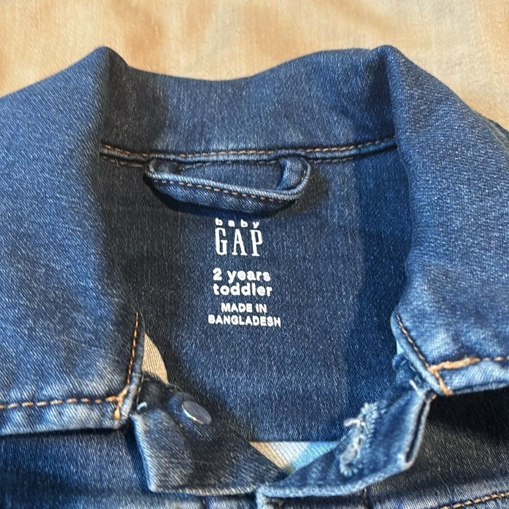 Baby gap jean jacket - Picture 2 of 4